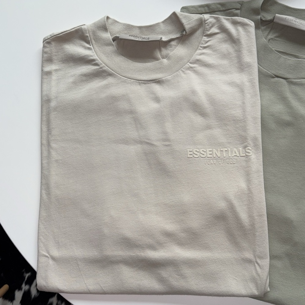 Essentials Fear of god size xl t- shirt